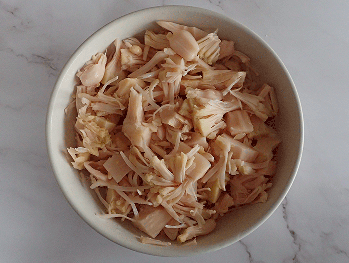 bowl of shredded jackfruit