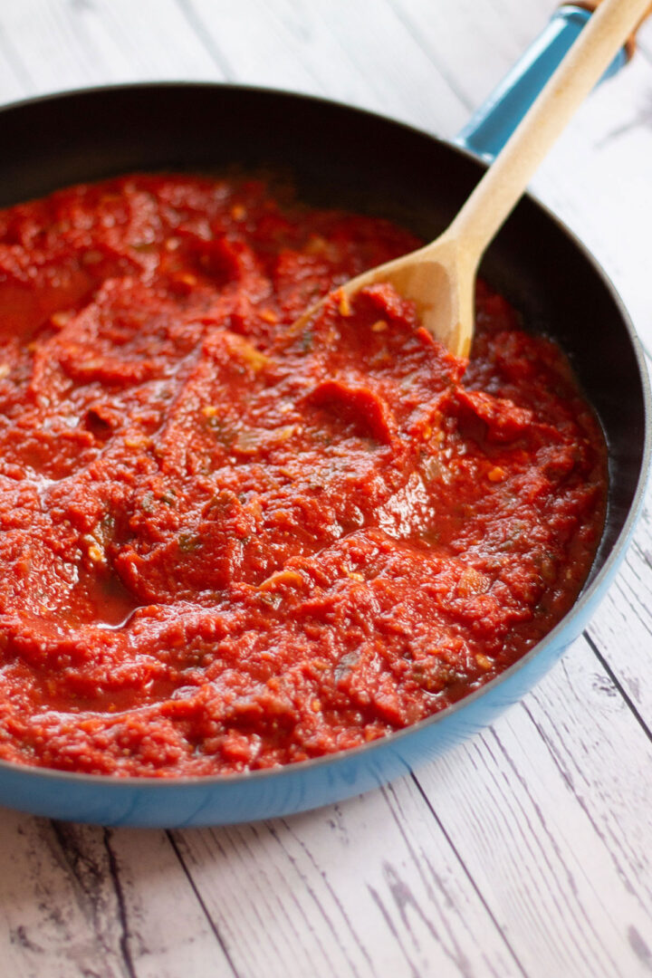 Quick & Easy Meatball Sauce (Tomato Marinara) - Knife and Soul