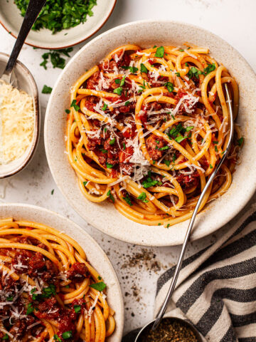 Ground Beef and Red Wine Spaghetti Meat Sauce (Bolognese) - Knife and Soul