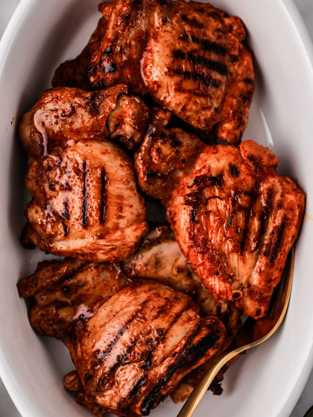 The cooked marinated chicken ready for serving.
